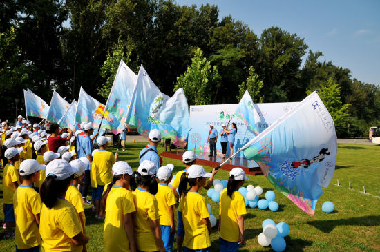 百名希望学校儿童欢聚北京参加公益夏令营