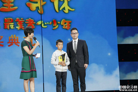 隆力奇携手cctv寻找最美孝心少年