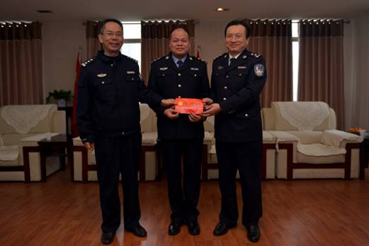 宜春市副市长02 公安局长深入丰城走访慰问
