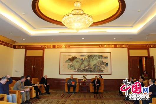 1 龙宇翔亲切会见北京昆仑鸿星冰球俱乐部专家委员会成员